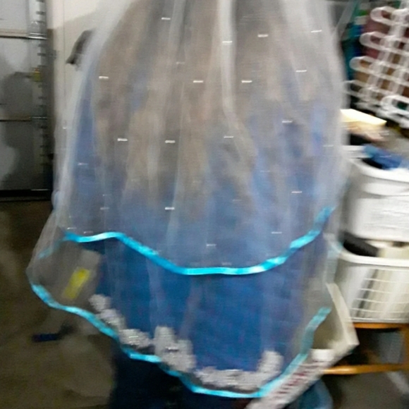 Handmade 2-Tiered Veil - Picture 2 of 3